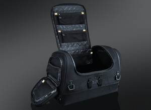 XKürsion XTR4.0 Seat /Rack Bag Universal for Luggage Rack with Sissy Bar, or Passenger Seat with or without Sissy Bar Installation on a passenger seat without sissy bar requires four-point mounting capabilities. Not suggested for use on passenger seat with tour trunk.