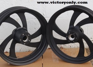victory motorcycle kingpin pull off wheels black cerakoted custom victory motorcycles