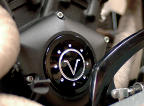 POINTS COVER Custom V Logo Chrome Black
