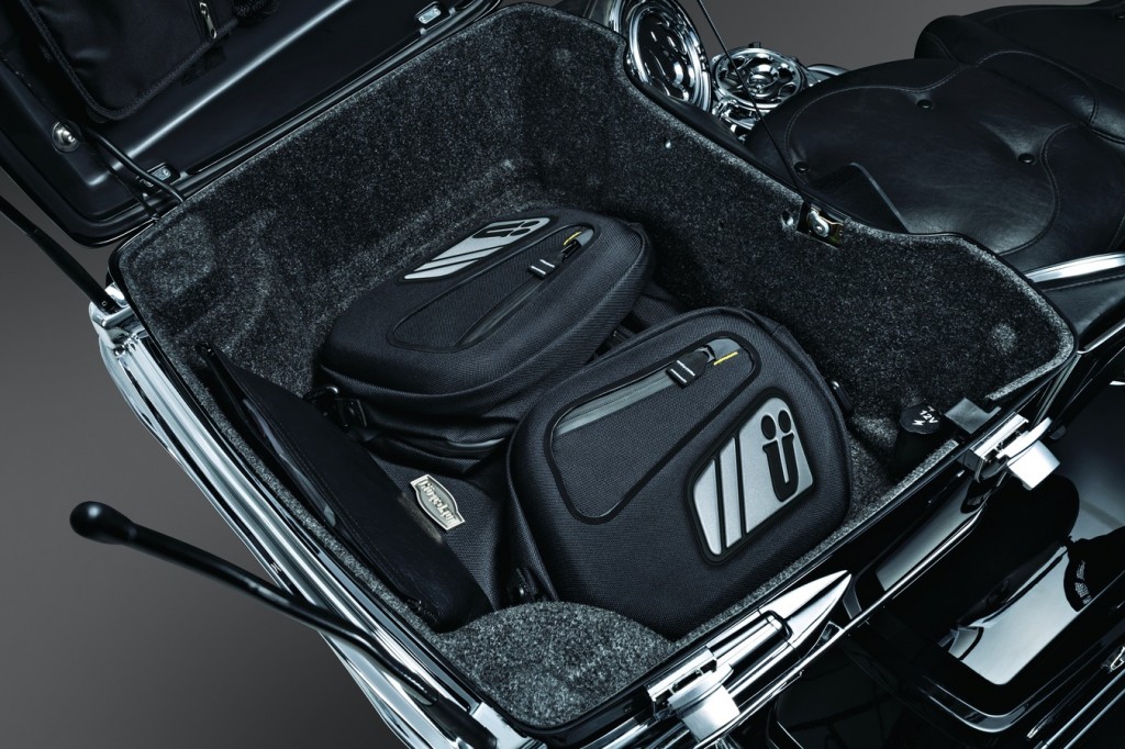XR1.0 Roll bag has all the features expected from a roll bag with the added 