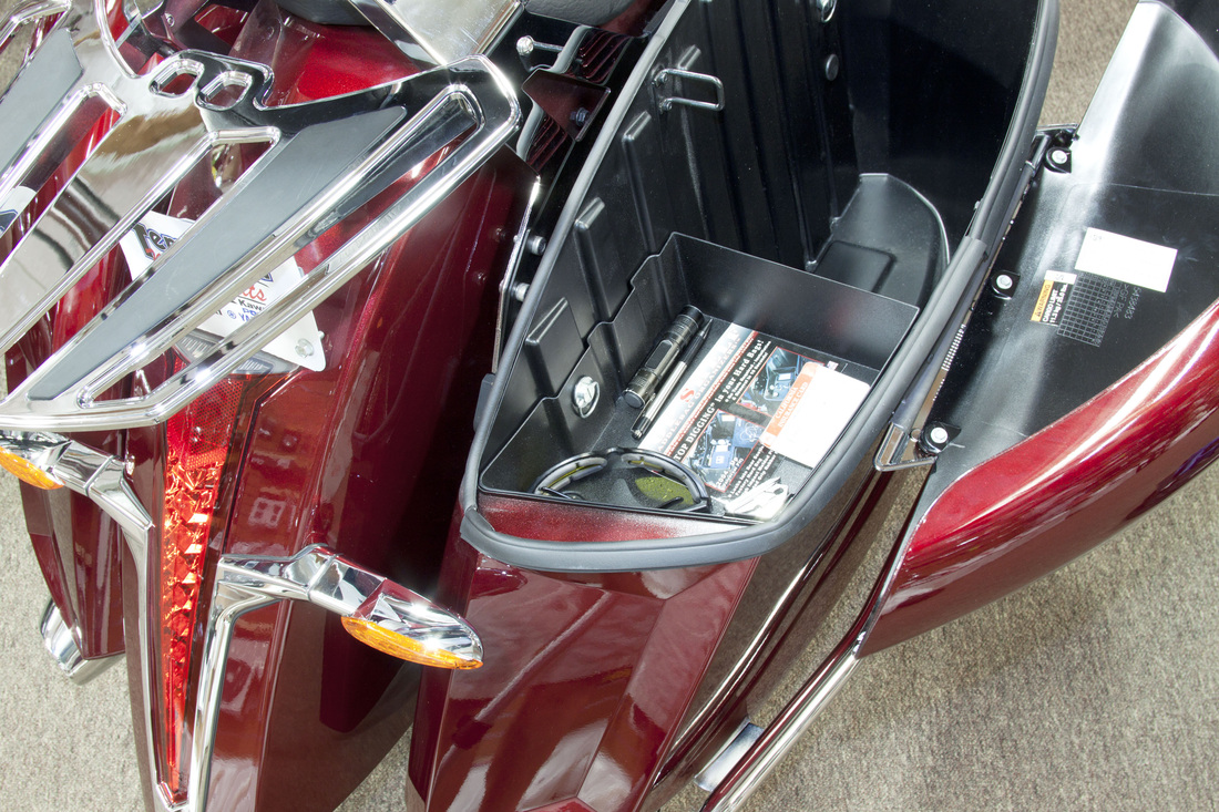 Victory Motorcycle Saddle Bag Top Shelf Tray Cross Country ...