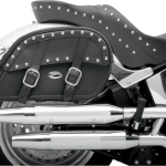 CLOSURE Quick-release COLOR Black DECORATION Plain DETACHABLE YOKE No EXPANDABLE No FITMENT Universal HEAT-RESISTANT PANEL No LIGHTED No MADE IN THE U.S.A. Yes MARKET SEGMENT Adventure Touring,Street,V-Twin MATERIAL Synthetic Leather MODEL Drifter PACKAGING Pair