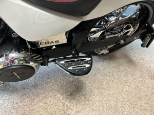 DEEP CUT MINI FLOORBOARD DRIVER PASSENGER INSTALLED VICTORY VEGAS