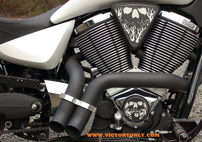 Cam Bolt Covers Finned Aluminum Round Black / Chrome