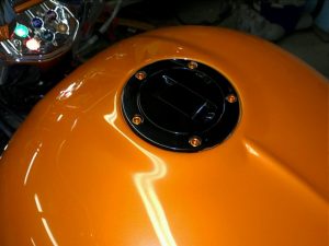 Kit consits of the correct length colored anodized aluminum bolts to replace the ugly gas tank lid bolts on you Victory motorcycle