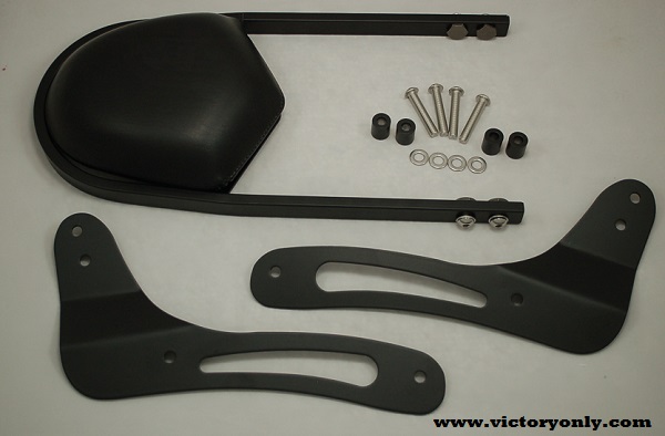 Mustang Solo Seat with Driver Backrest for Victory Vegas, Kingpin & 8-Ball '03-up -Vintage NOT FOR KINGPIN TOUR/JACKPOT or HAMMER 8-BALL
